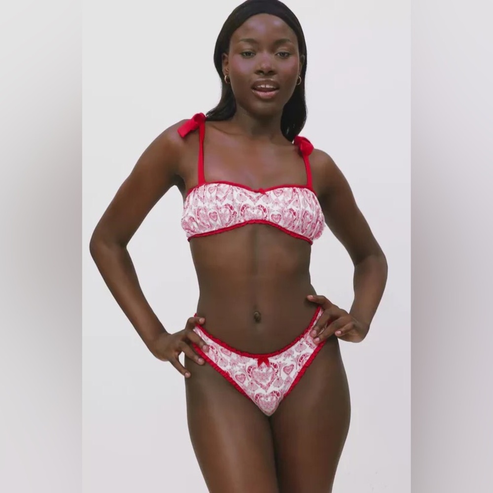 NWT Blackbough Blair Ruffled Bikini Bottoms
